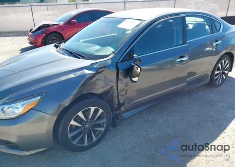 2017 Nissan Altima 2.5 Sv z USA, uszkodzony, nr VIN 1N4AL3AP3HC127530